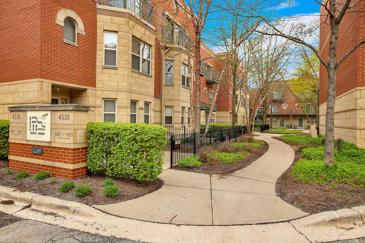 4530 S Woodlawn Ave. #101, Chicago, IL 60653