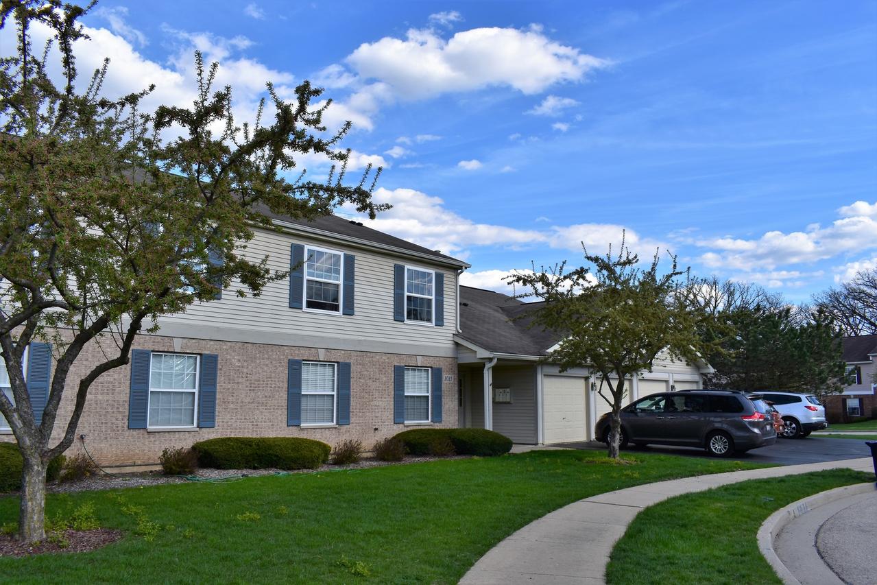 1011 Sommerset Ct. #B, Elgin, IL 60120