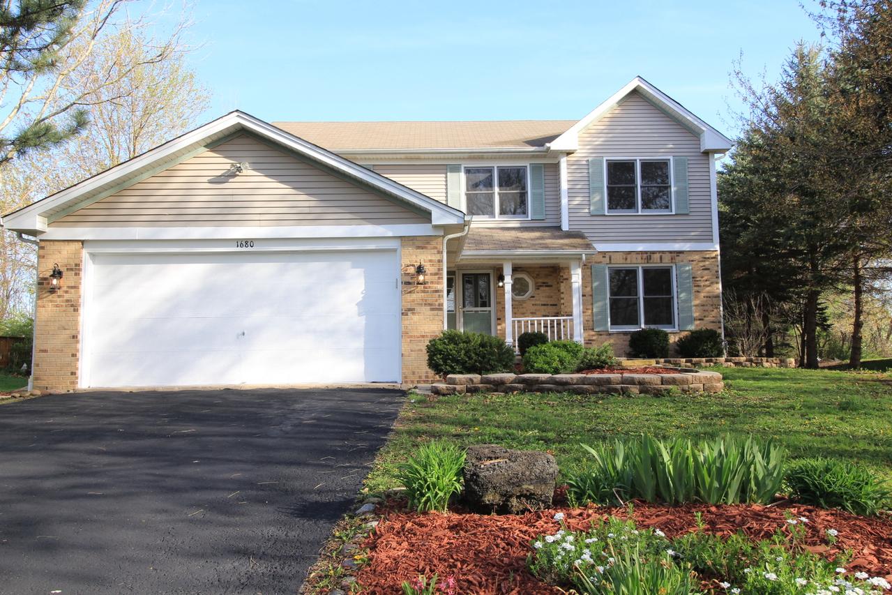 1680 Hidden Valley Dr., Bolingbrook, IL 60490