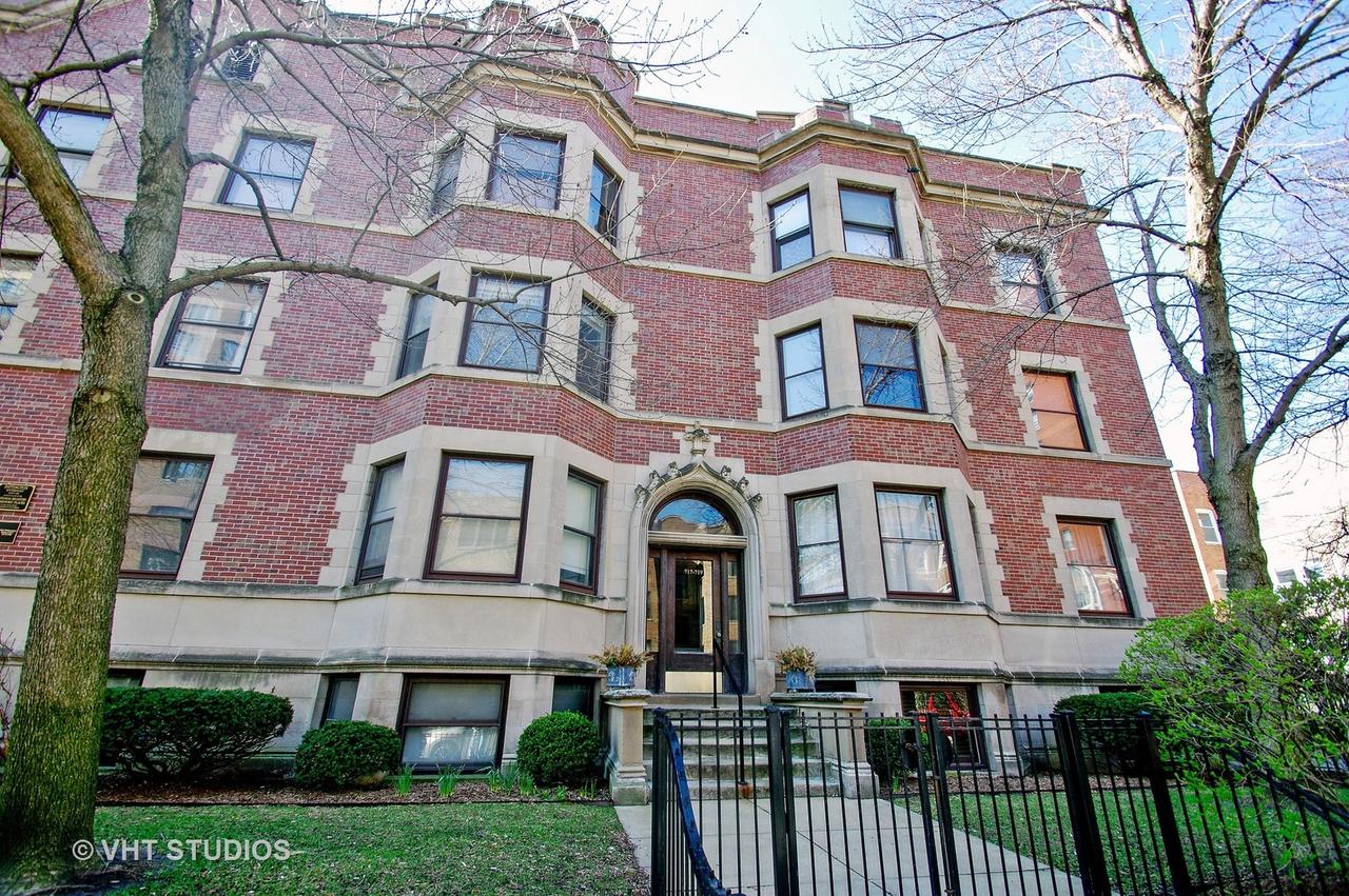 719 W Bittersweet Pl. #L5, Chicago, IL 60613