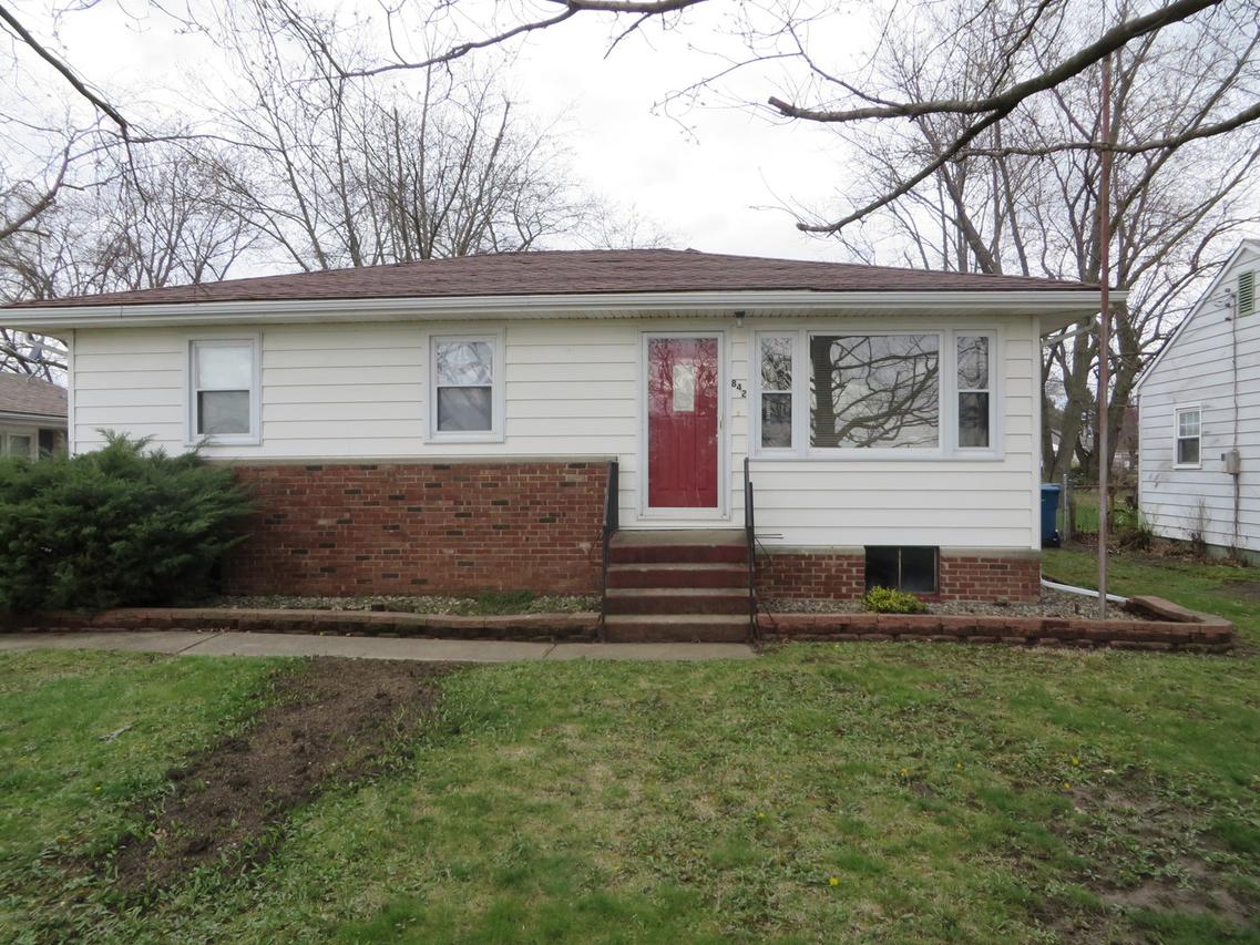 842 E Orange St., Hoopeston, IL 60942