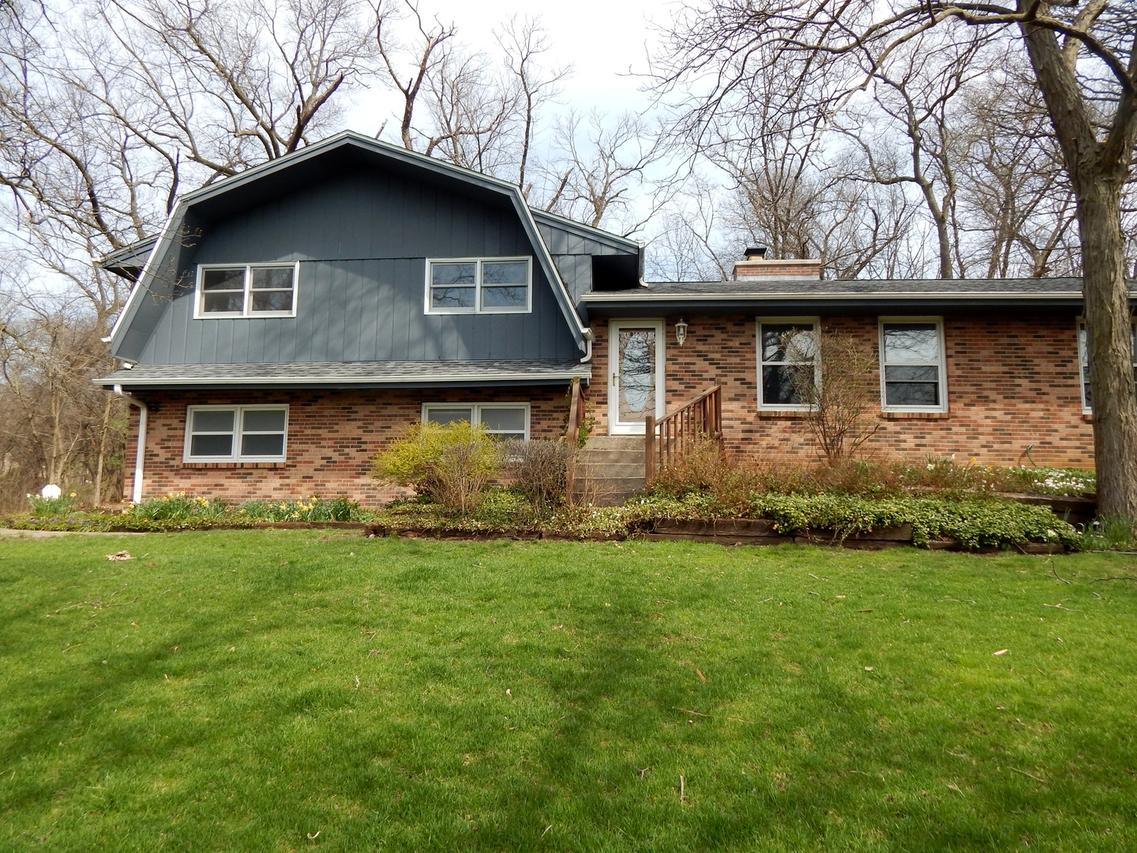 8330 Burr Oak Rd., Roscoe, IL 61073
