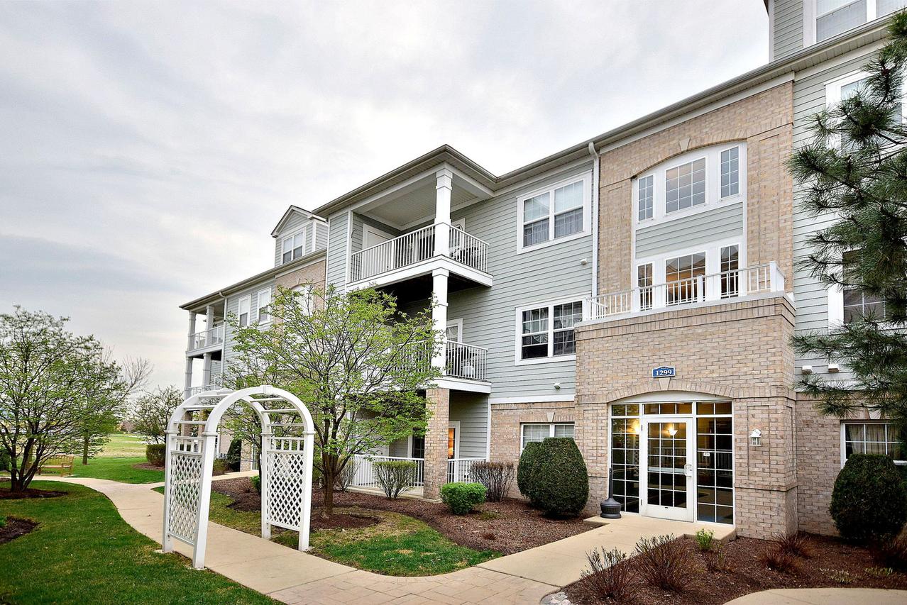 1299 W Lake St. #206, Addison, IL 60101