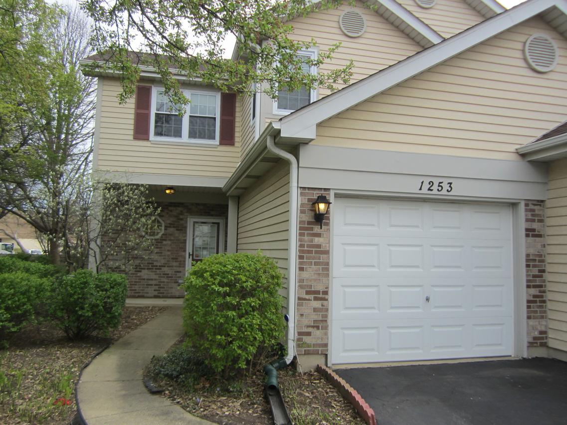 1253 Cranbrook Dr., Schaumburg, IL 60193