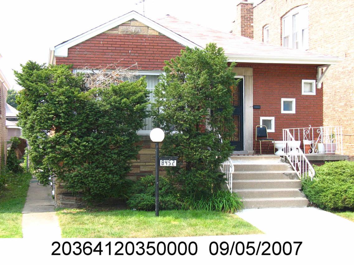 8452 S Crandon Ave., Chicago, IL 60617