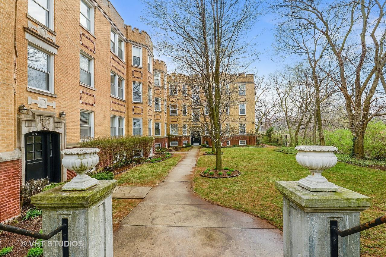 2579 W Montrose Ave. #2N, Chicago, IL 60618