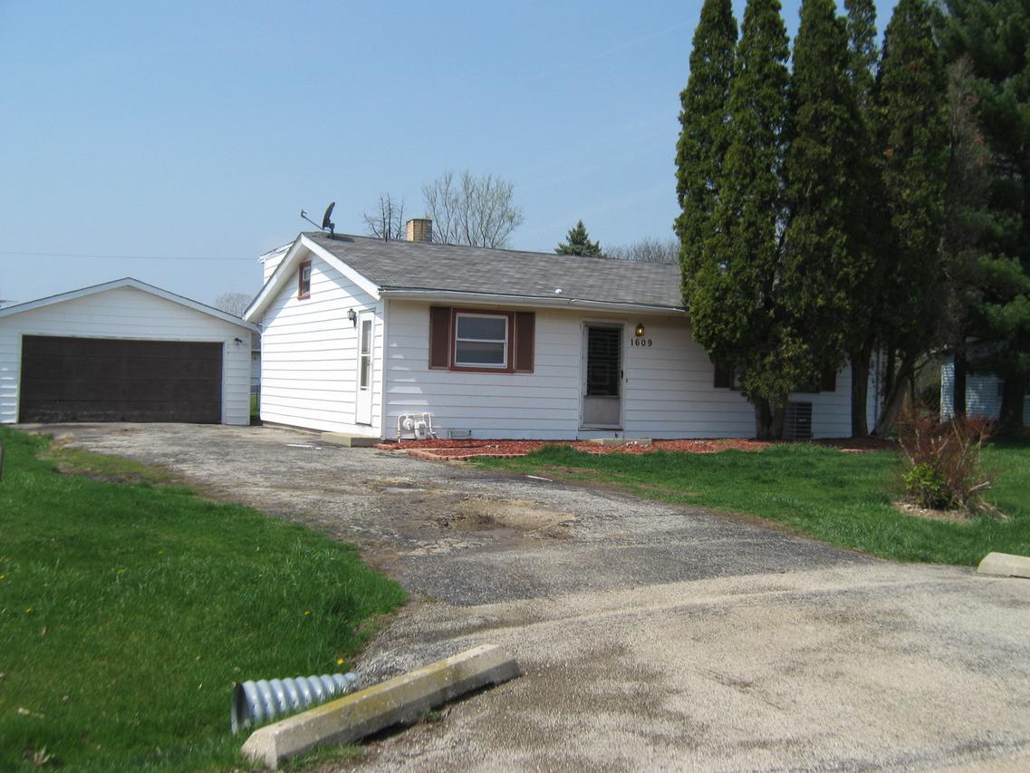 1609 Rickey Dr., Joliet, IL 60433