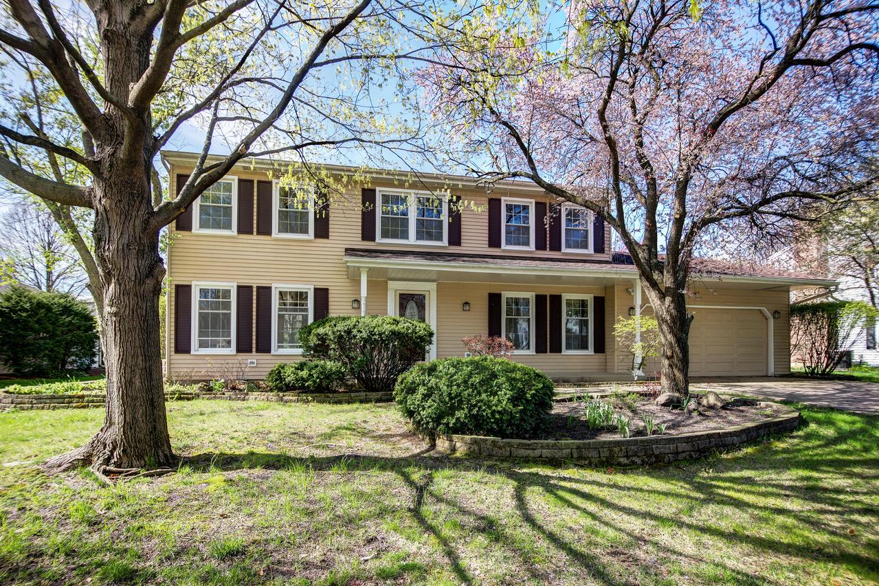 1218 Whitingham Cir., Naperville, IL 60540