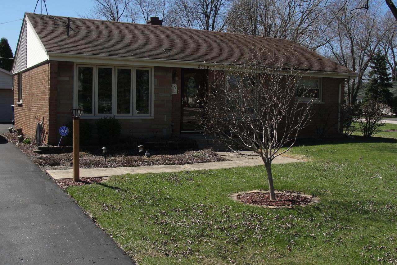 8349 W 81st St., Justice, IL 60458