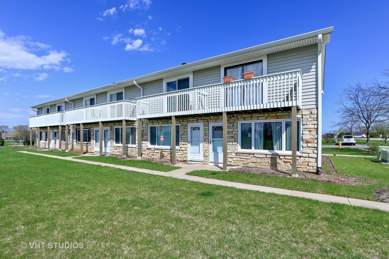 17354 W Maple Ln., Gurnee, IL 60031