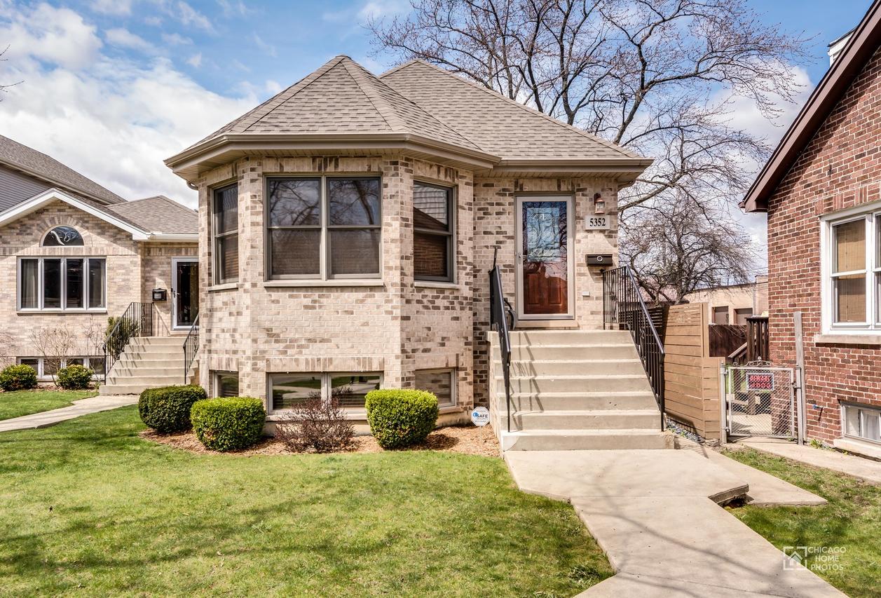 5352 N Lockwood Ave., Chicago, IL 60630