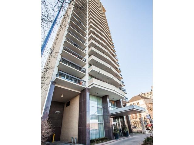3470 N Lake Shore Dr. #18B, Chicago, IL 60657
