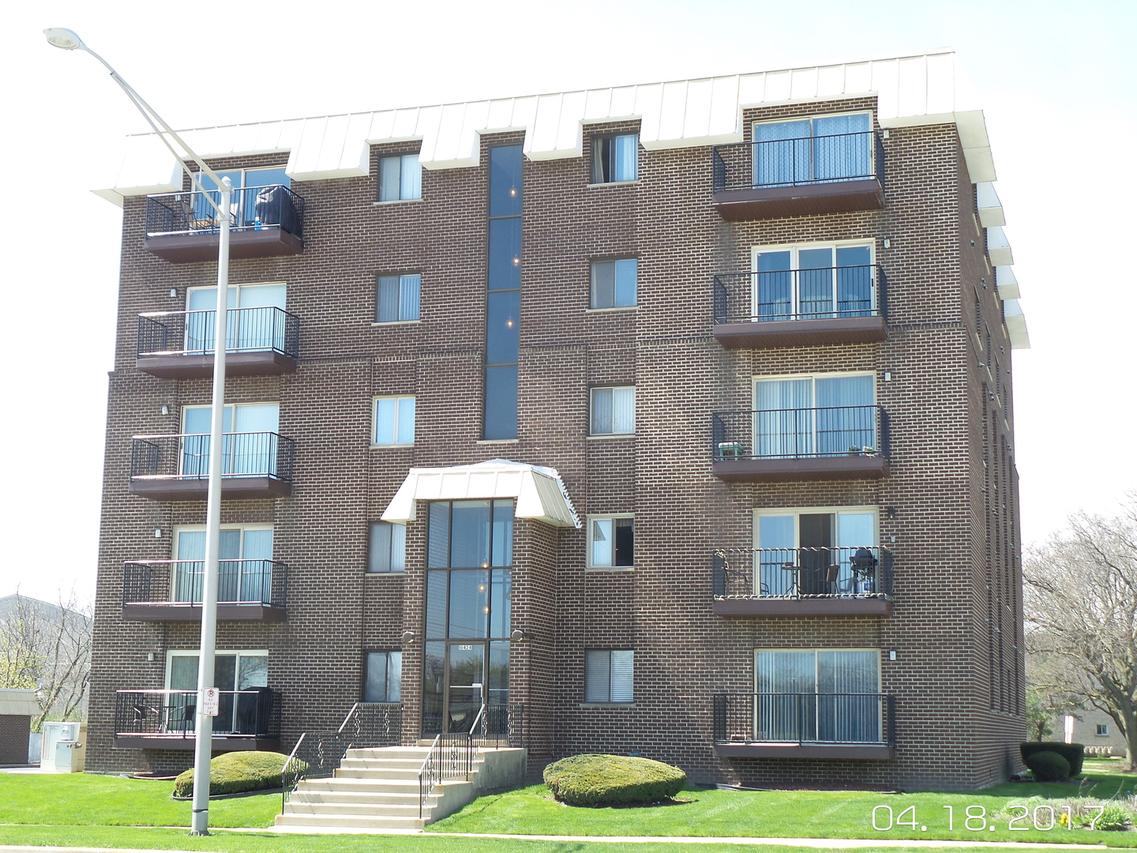 10424 Central Ave. #2SE, Oak Lawn, IL 60453