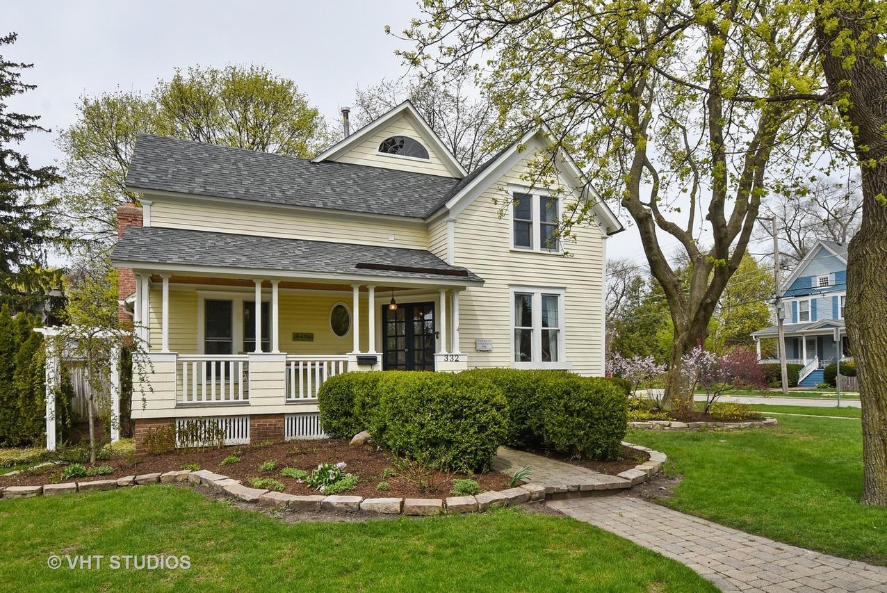 332 Washington St., Barrington, IL 60010