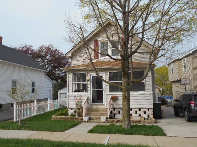 1312 Dean St., St. Charles, IL 60174
