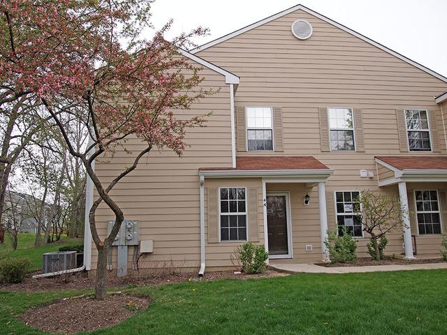 4 Tyler Ct. #A, Streamwood, IL 60107