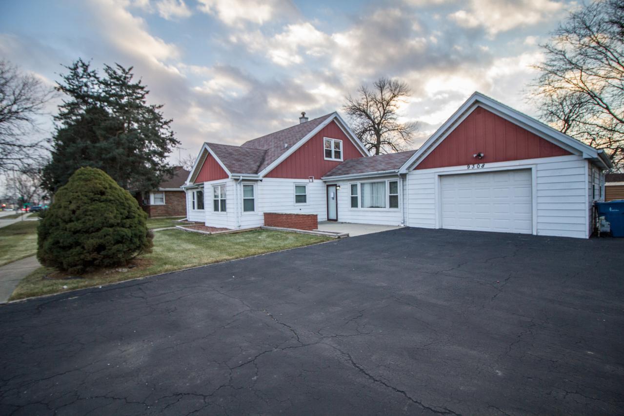 9308 Ridgeland Ave., Oak Lawn, IL 60453