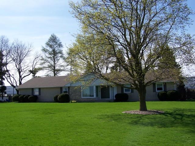 870 E Fairview Dr., Dekalb, IL 60115