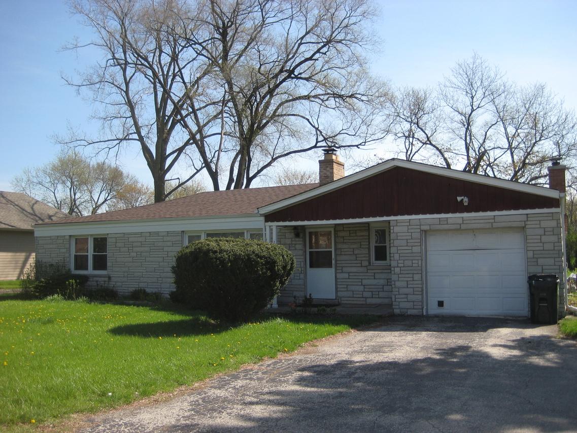 2307 N Arlington Heights Rd., Arlington Heights, IL 60004