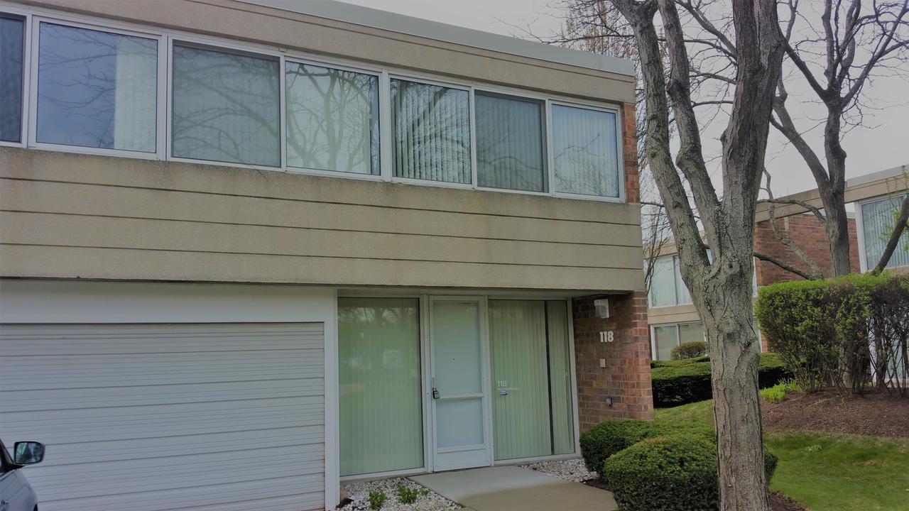 118 Wellington Rd., Northbrook, IL 60062