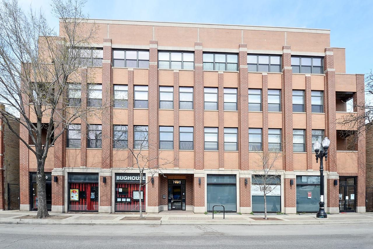 1908 W Irving Park Rd. #302, Chicago, IL 60613