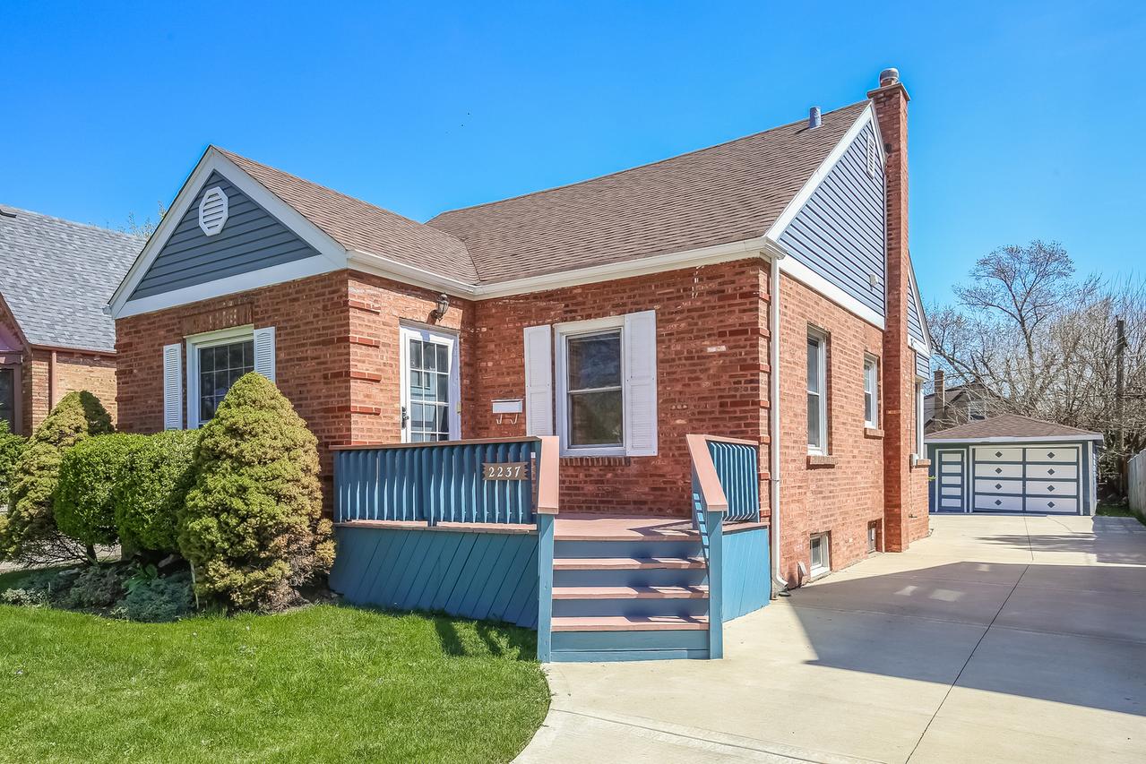 2237 S 22nd Ave., Broadview, IL 60155