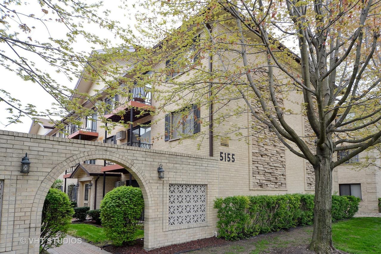 5155 N East River Rd. #322, Chicago, IL 60656