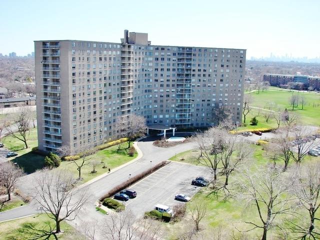 7061 N Kedzie Ave. #705, Chicago, IL 60645