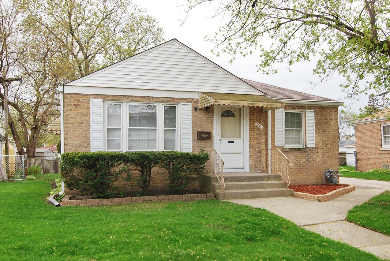 9441 Britta Ave., Franklin Park, IL 60131