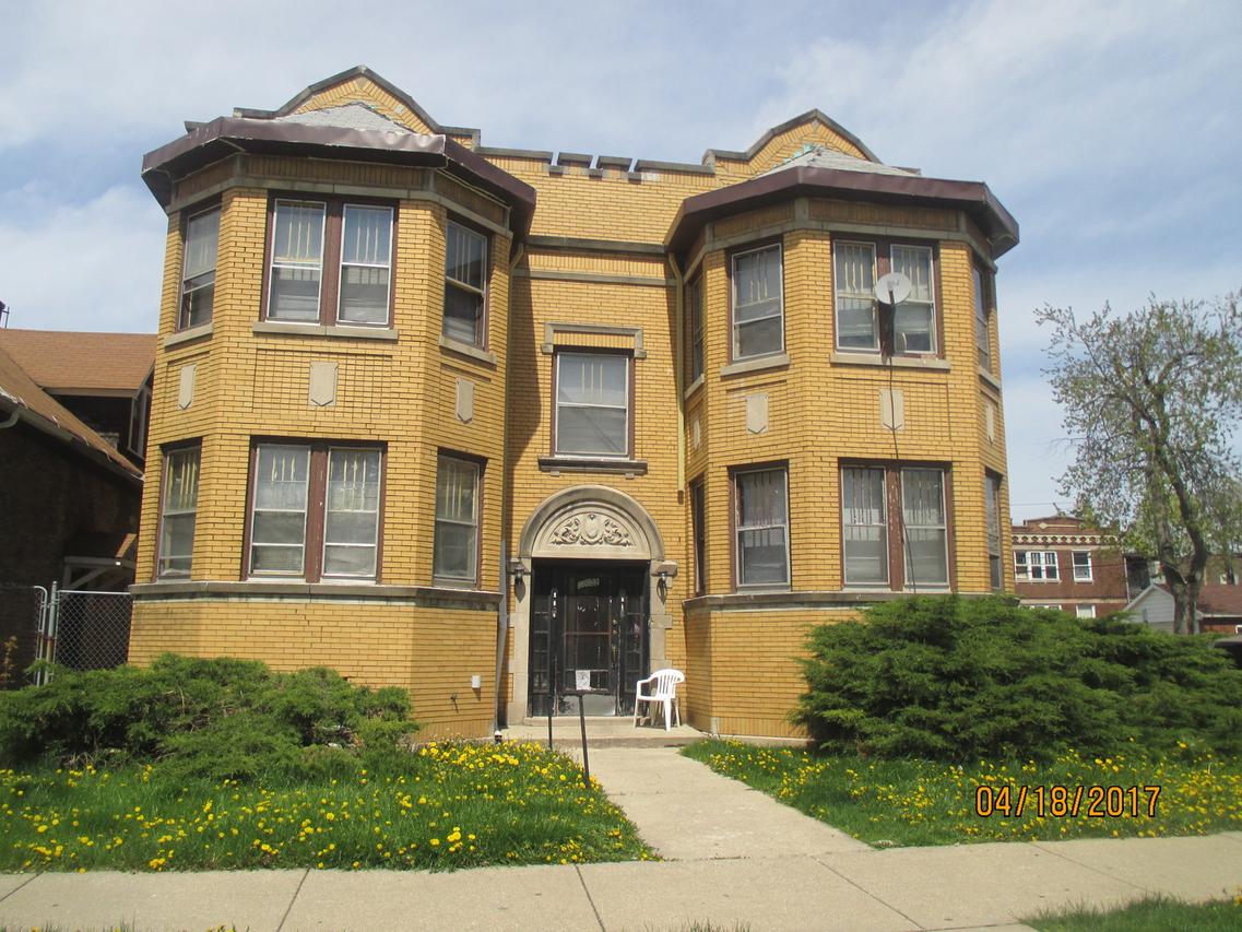 5500 W Thomas St., Chicago, IL 60651