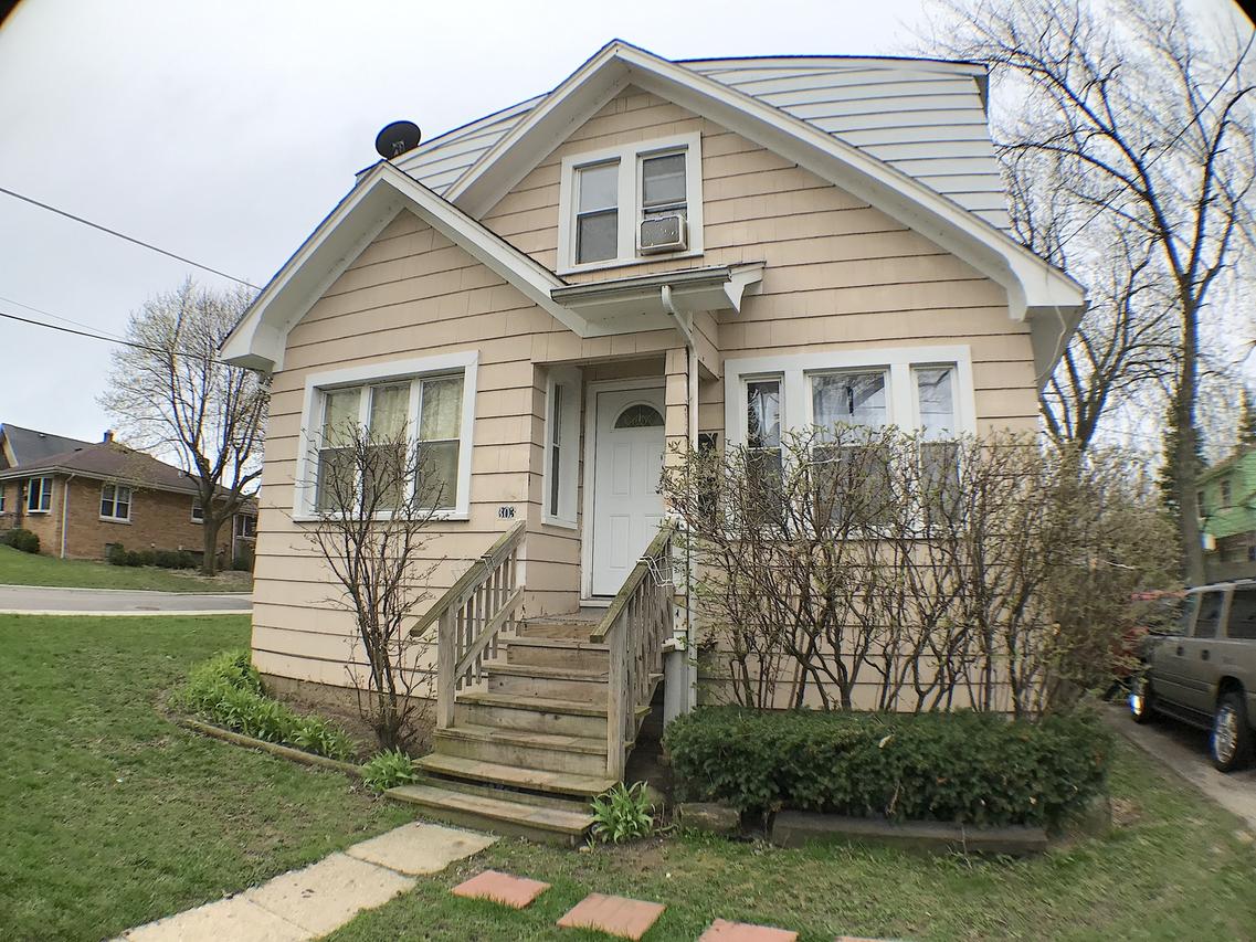303 Highwood Ave., Highwood, IL 60040