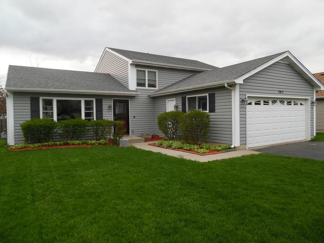 2811 Melbourne Ln., Lake In The Hills, IL 60156
