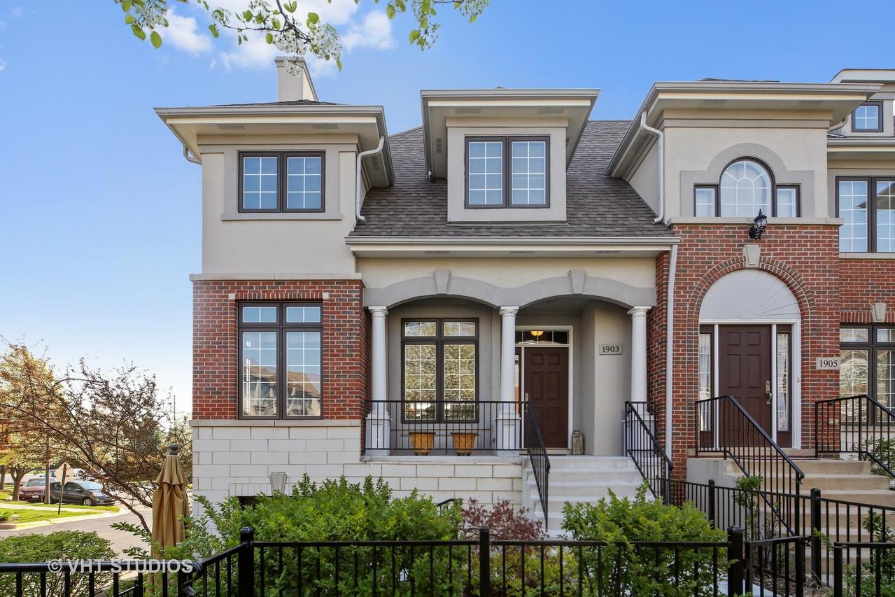 1903 Alta Vista Ct., Naperville, IL 60563