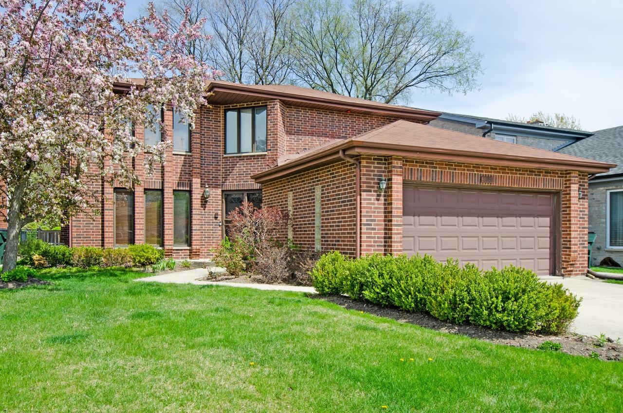 3940 W Arthur Ave., Lincolnwood, IL 60712