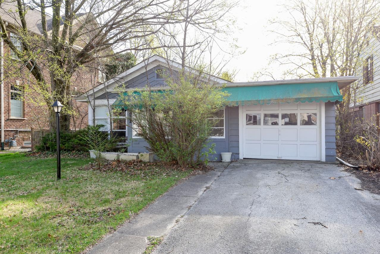922 Yale St., Wilmette, IL 60091