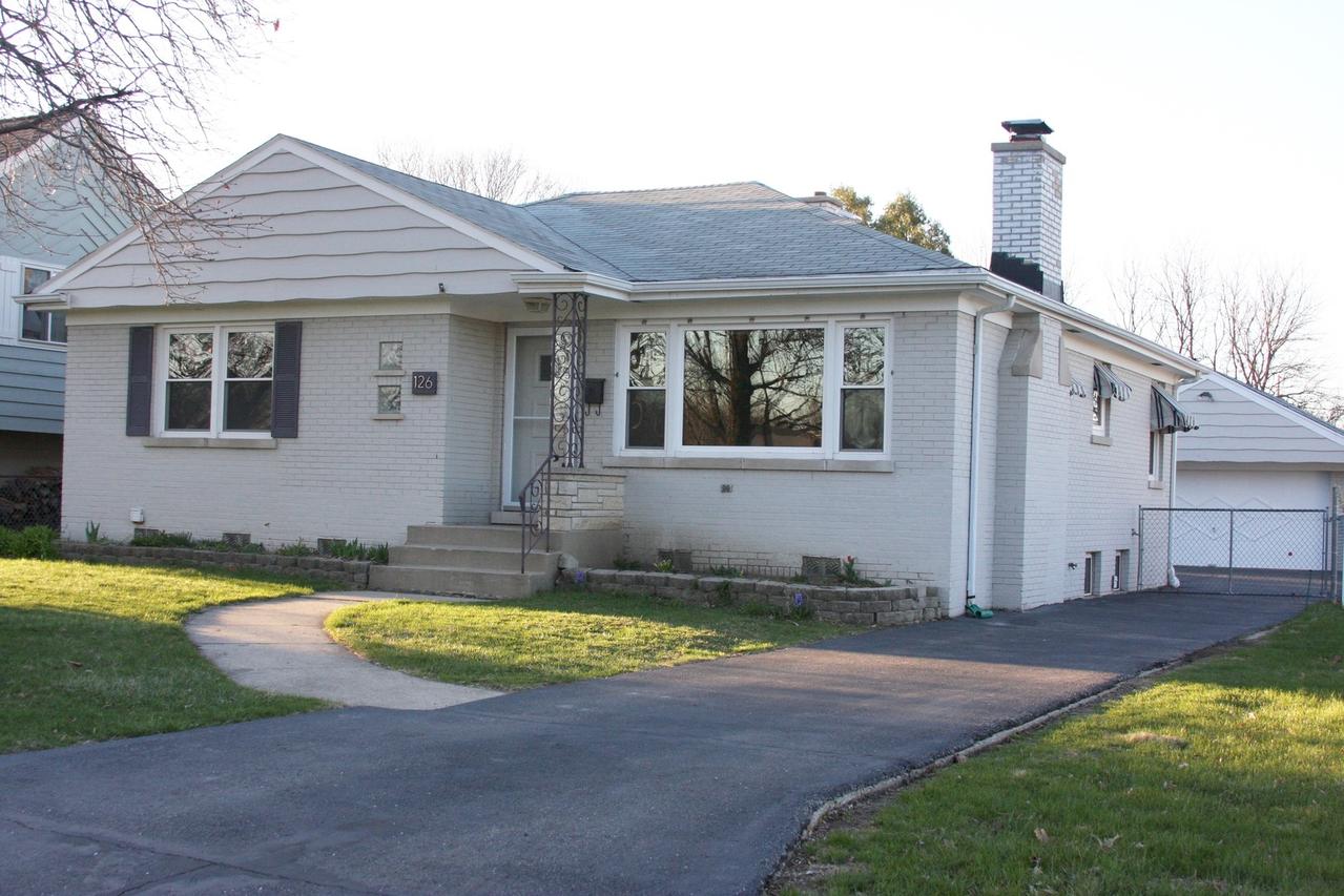 126 E Richmond St., Westmont, IL 60559