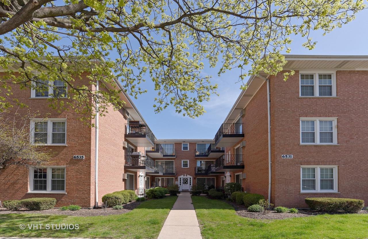 6531 N Northwest Hwy. #3B, Chicago, IL 60631