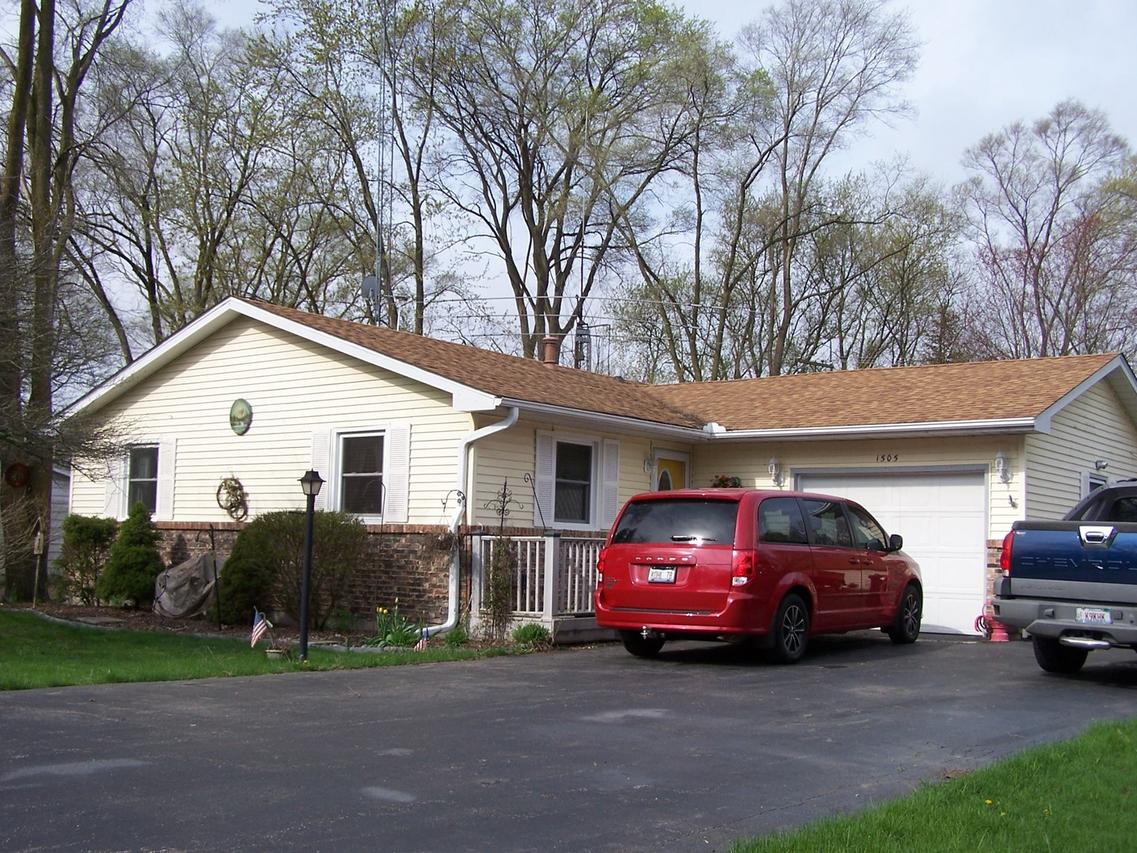 1505 Beach Rd., Mchenry, IL 60050
