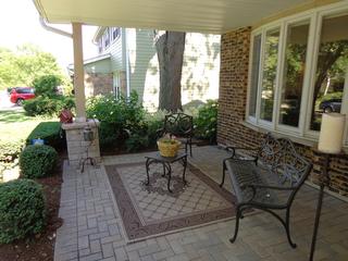 1107 Regency Ln., Libertyville, IL 60048