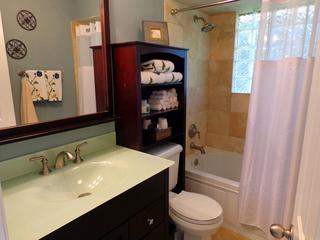 1107 Regency Ln., Libertyville, IL 60048
