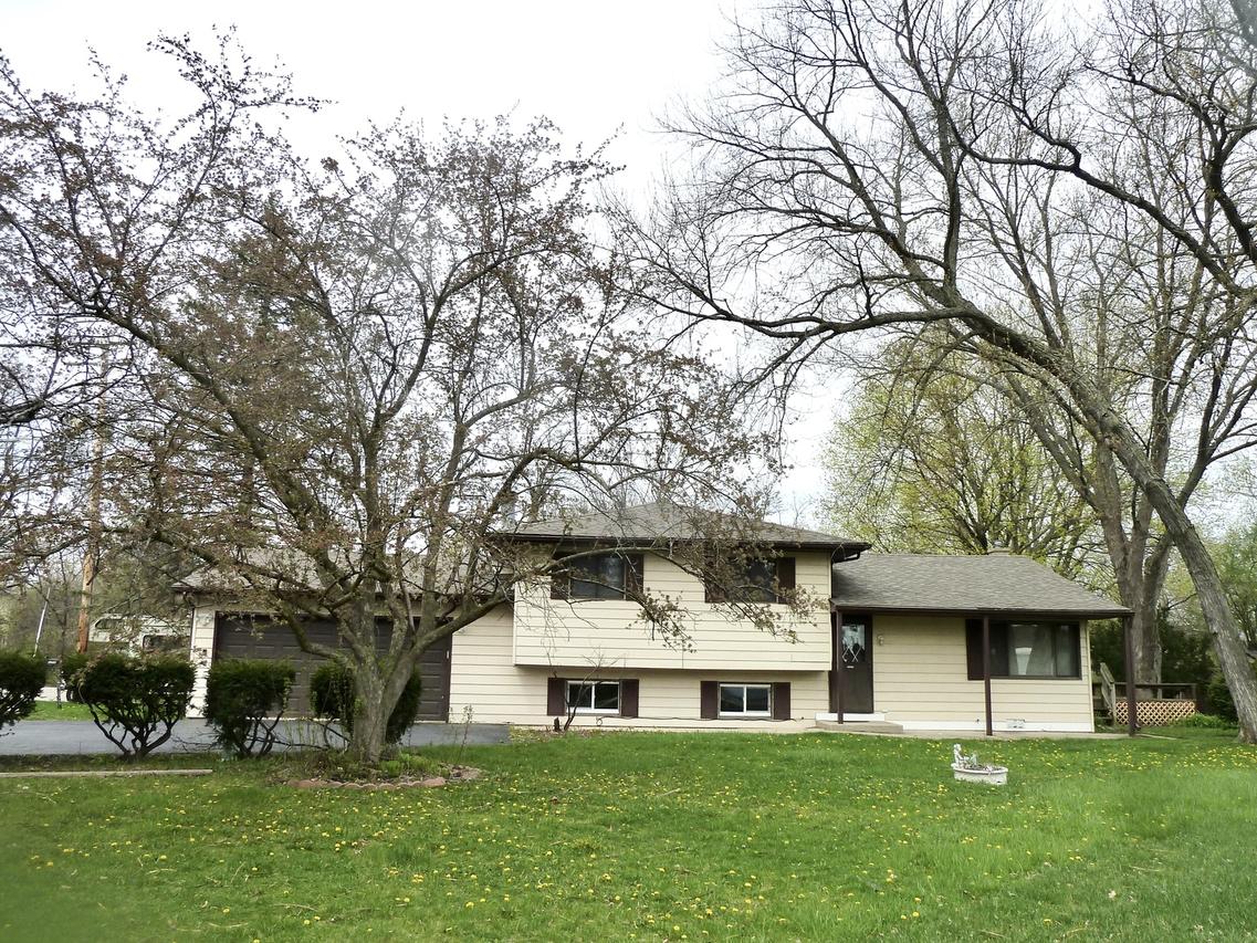 34455 W Lake Shore Dr., Round Lake, IL 60073