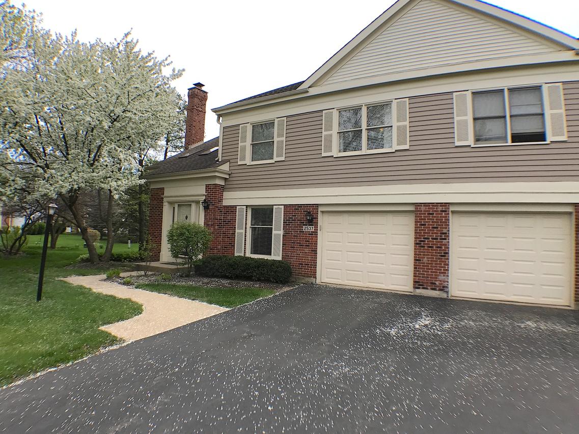 2537 E Hunter Dr., Arlington Heights, IL 60004
