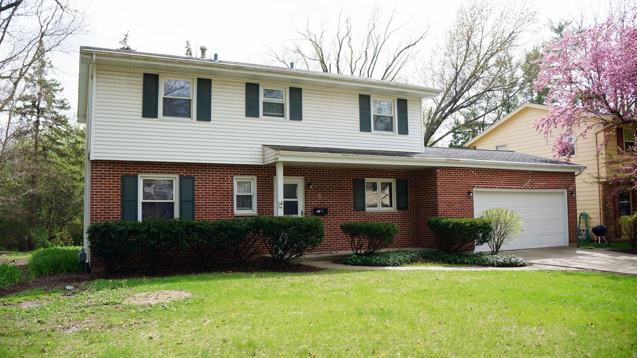 8 Evergreen Cir., Dekalb, IL 60115