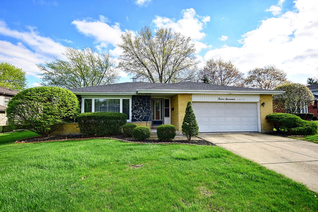 1217 Sleepy Hollow Ln., Darien, IL 60561