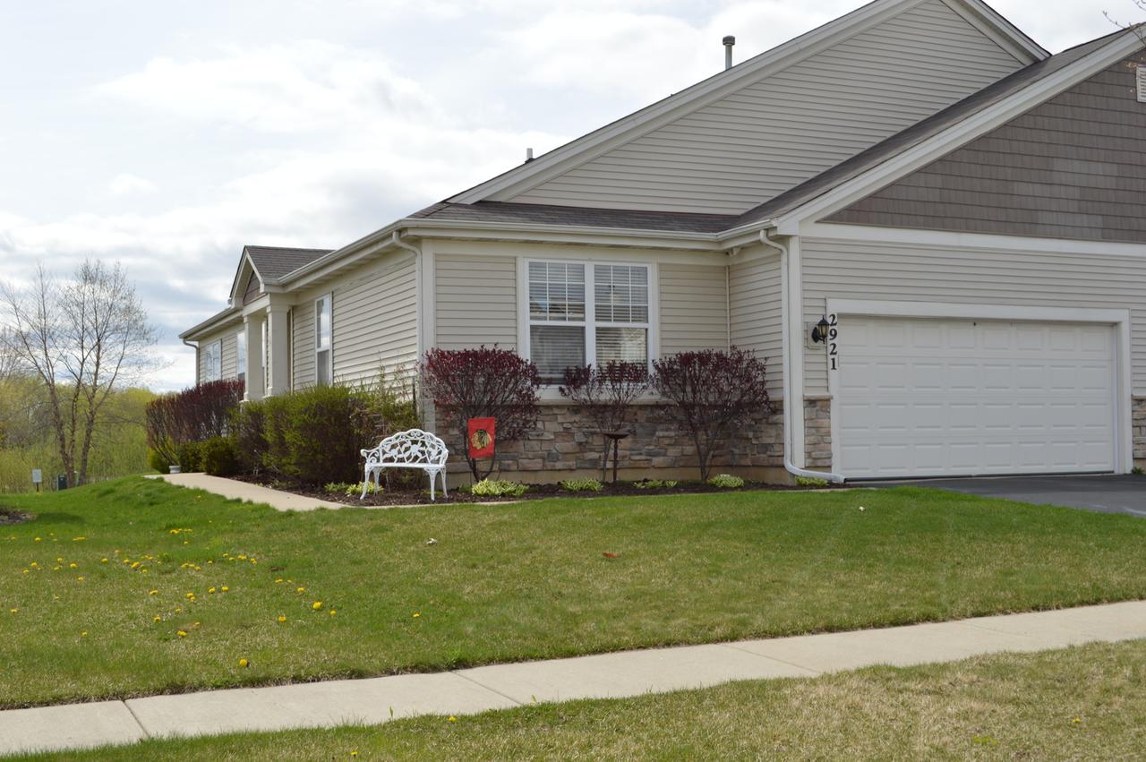 2921 Strauss Ct., Woodstock, IL 60098