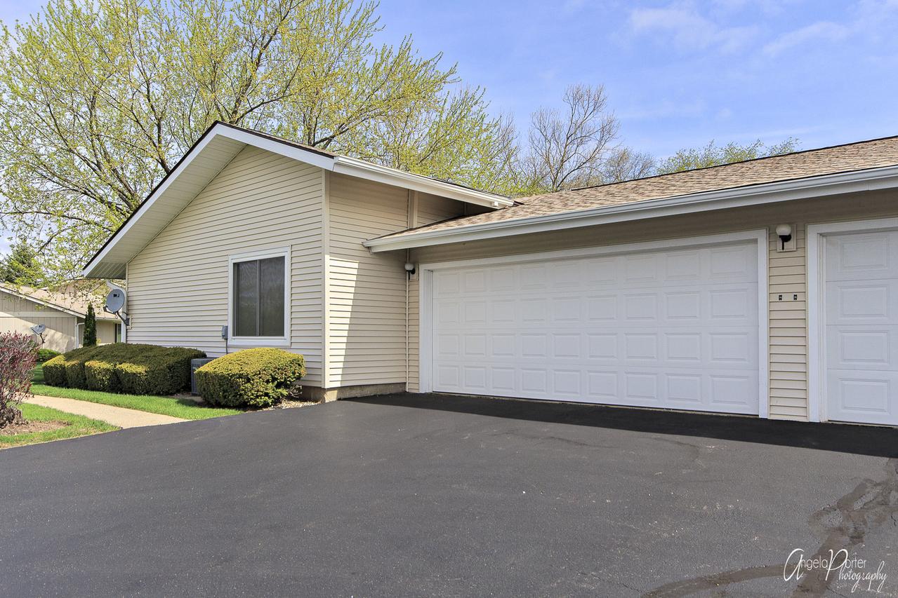 4910 W Oakwood Dr. #C, Mchenry, IL 60050