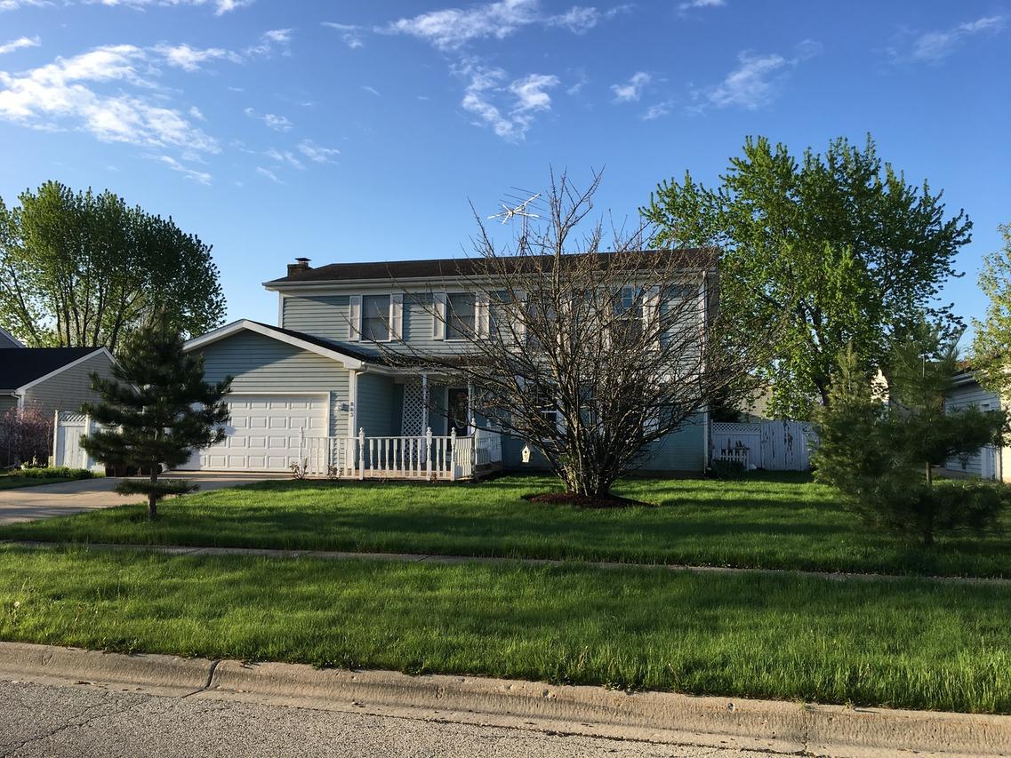 843 Boxwood Dr., Crystal Lake, IL 60014