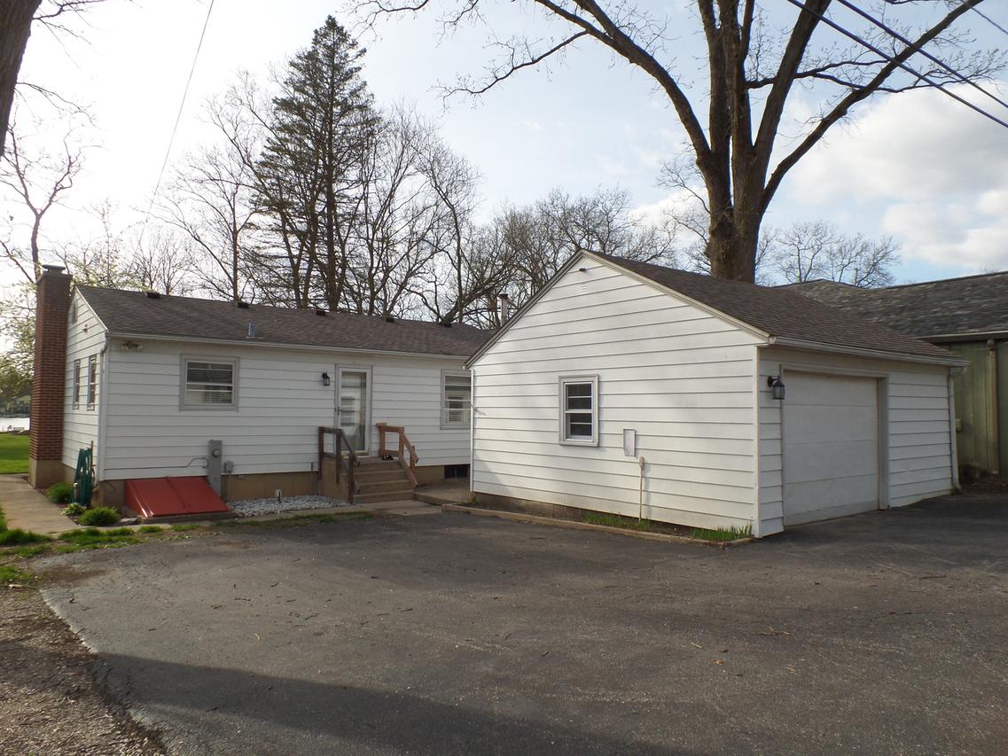 719 S Emerald Dr., Mchenry, IL 60051