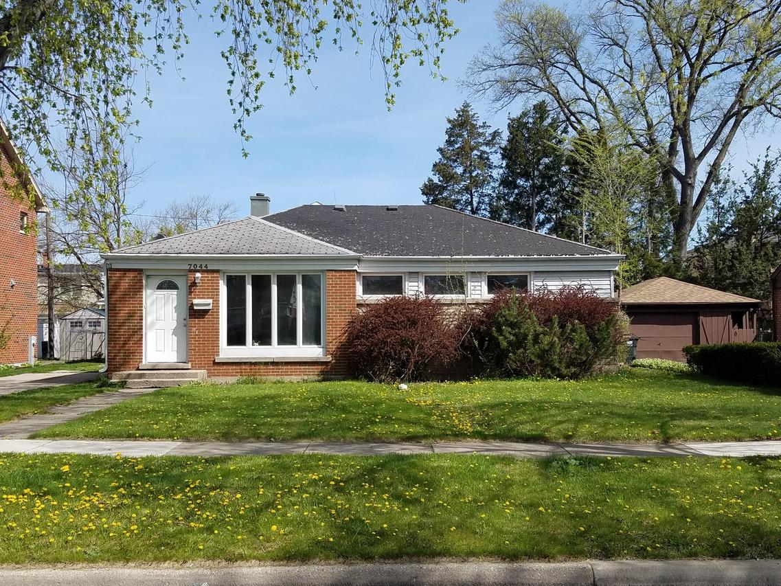 7044 Wilson Ter., Morton Grove, IL 60053