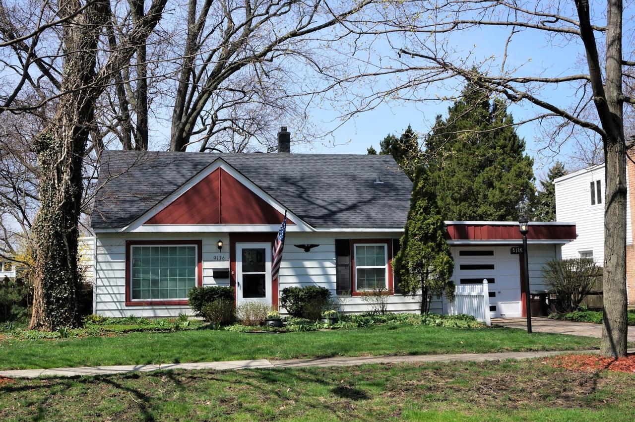 9136 Monitor Ave., Oak Lawn, IL 60453
